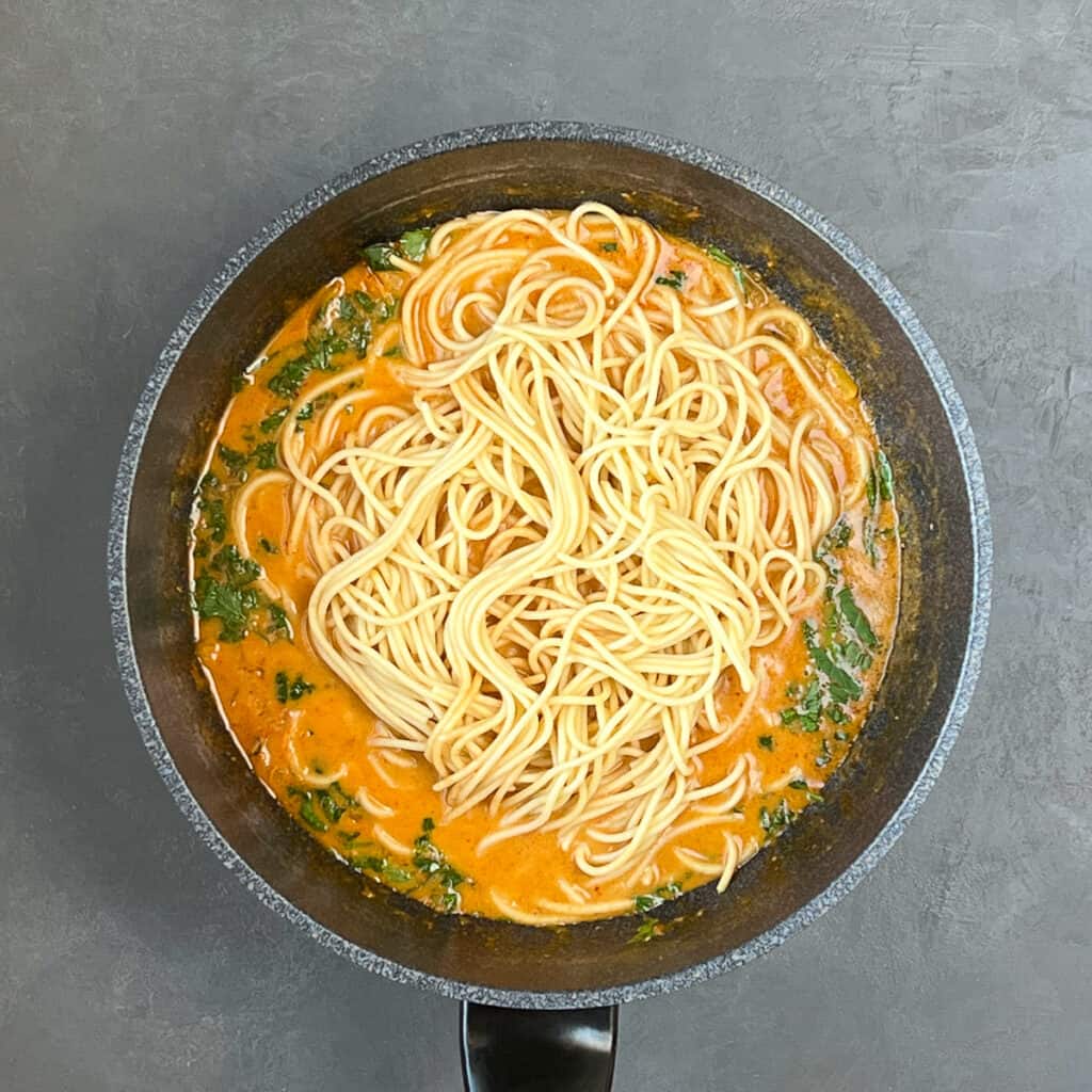 Easy Vegan Red Curry Pasta